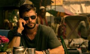 Chris Hemsworth in Tyler Rake (2020)